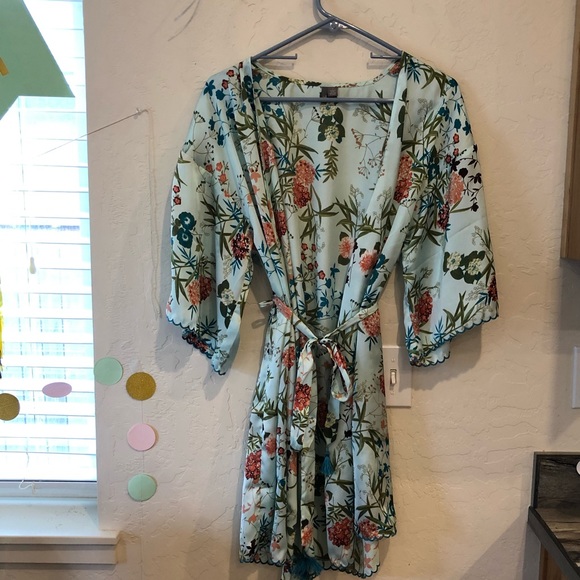 Chelsea28 Robe - Picture 5 of 6